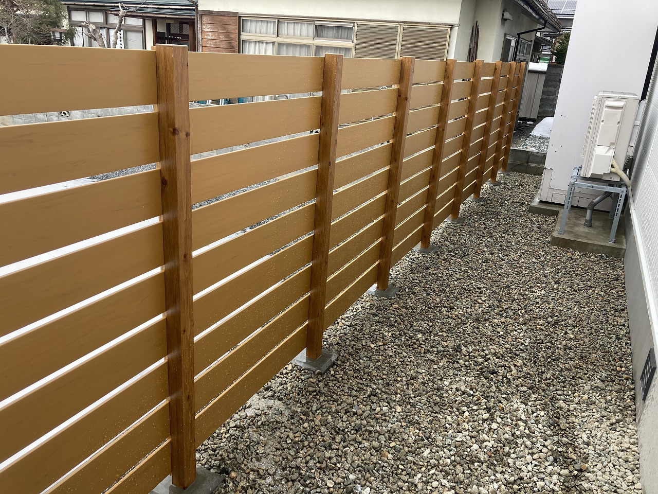 樹脂製横板フェンス